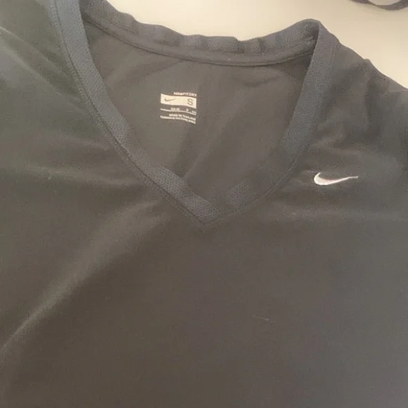V Neck Black Nike Fit Dry Sport Tee - Picture 4 of 4